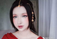 娱乐吃瓜酱化妆,变身时尚达人！