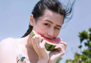 娱乐吃瓜头像女生动漫版,揭秘娱乐圈幕后故事